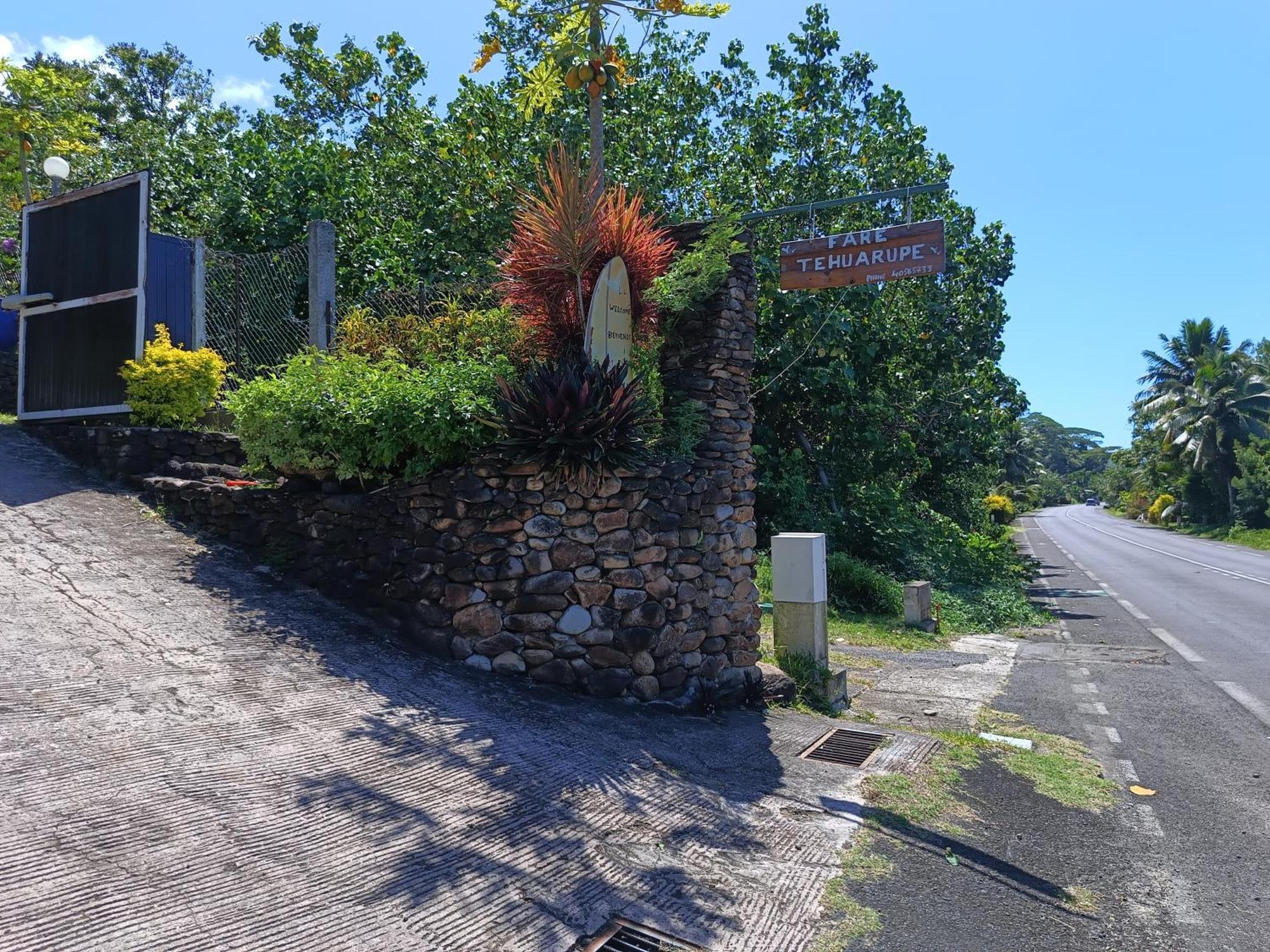Tehuarupe Surf Studios Haapiti ภายนอก รูปภาพ