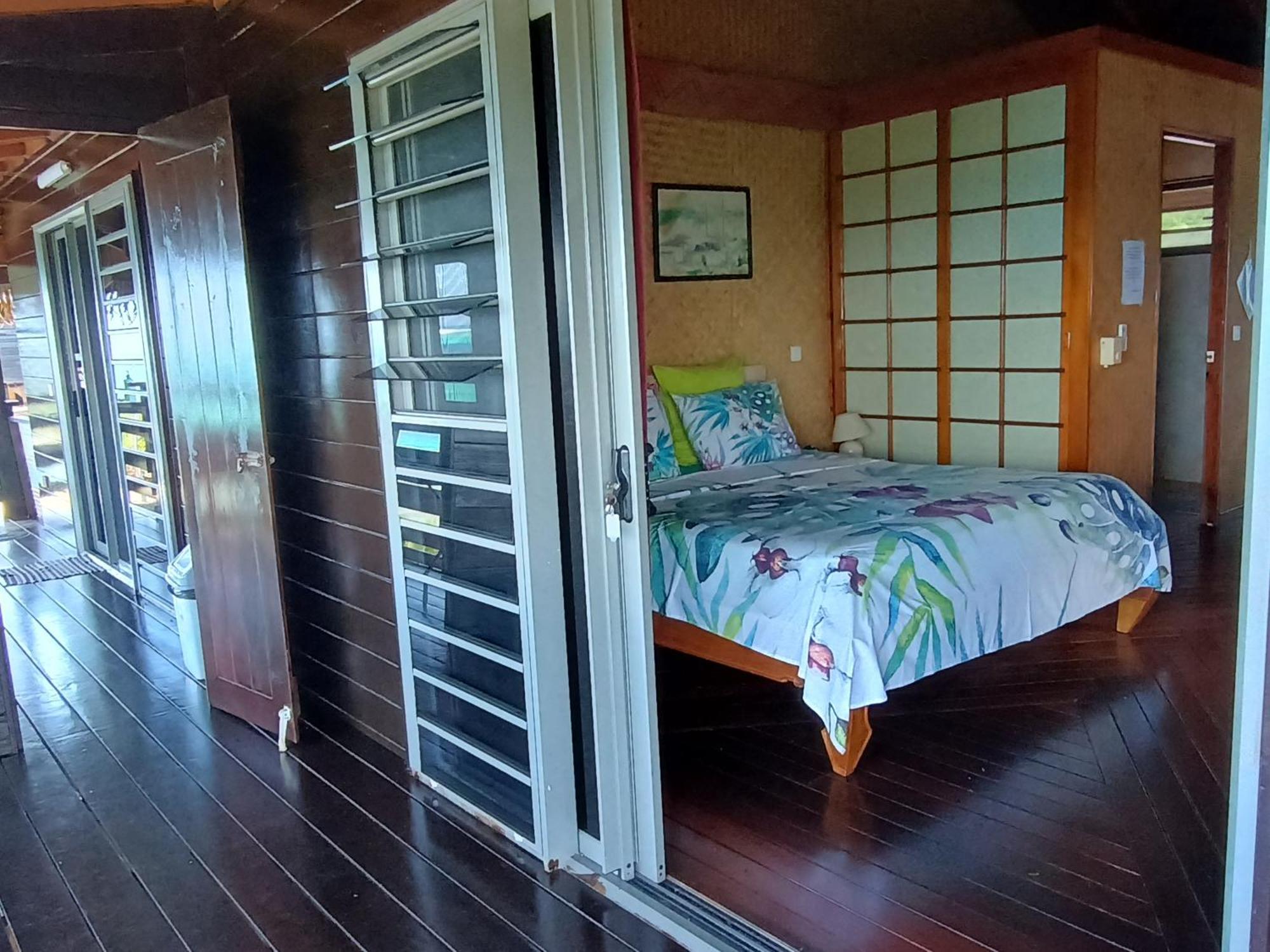 Tehuarupe Surf Studios Haapiti ภายนอก รูปภาพ