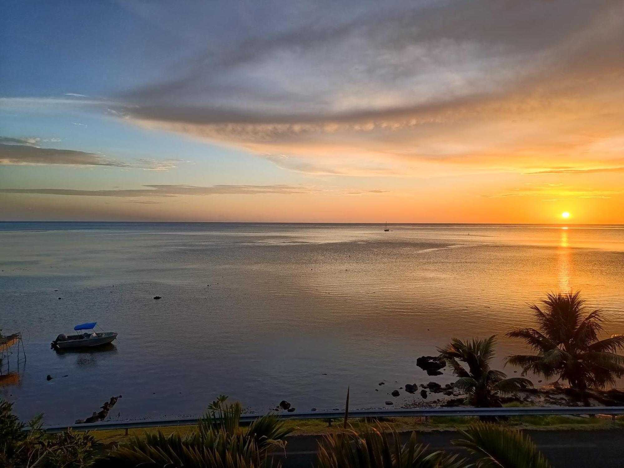 Tehuarupe Surf Studios Haapiti ภายนอก รูปภาพ