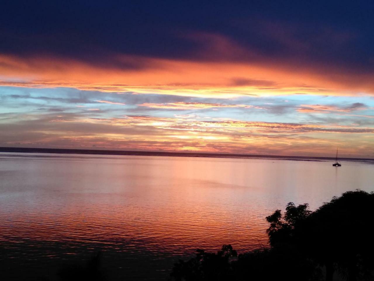 Tehuarupe Surf Studios Haapiti ภายนอก รูปภาพ